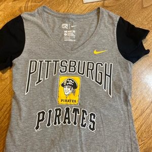Womens Pittsburgh Pirates ball shirt